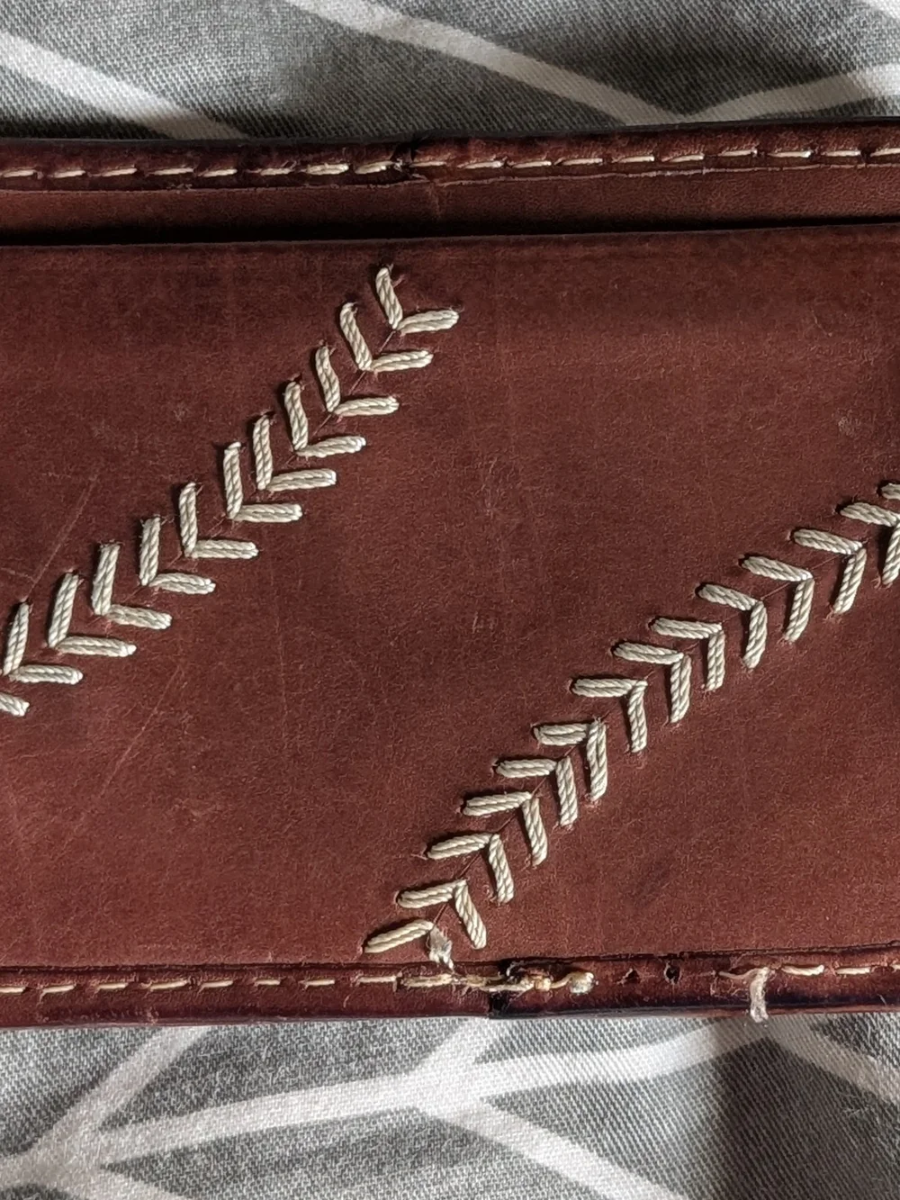Rawlings Brown Leather Card & Key Holder with Stitched Detail